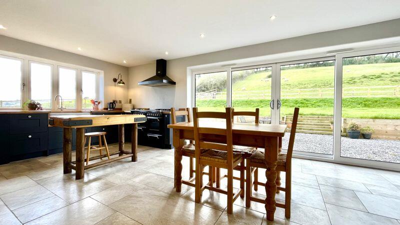 Kitchen Dining Area