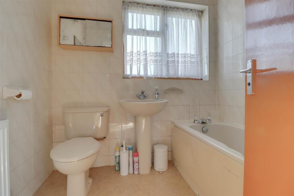 9 KINGLEY CLOSE-6.jpg
