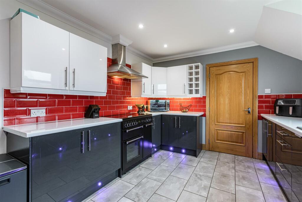 3 William Law Gardens Galashiels 16.JPG