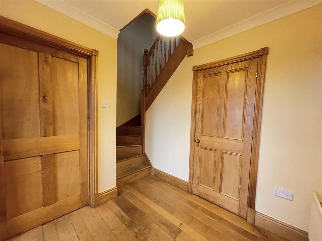 Fron Briallen reception hallway.jpg