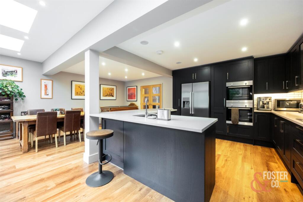 Tredcroft Road, 4-016.jpg