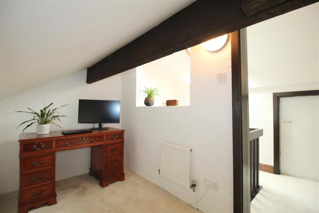 Fieldway, 4 Study-Dressing Room.JPG