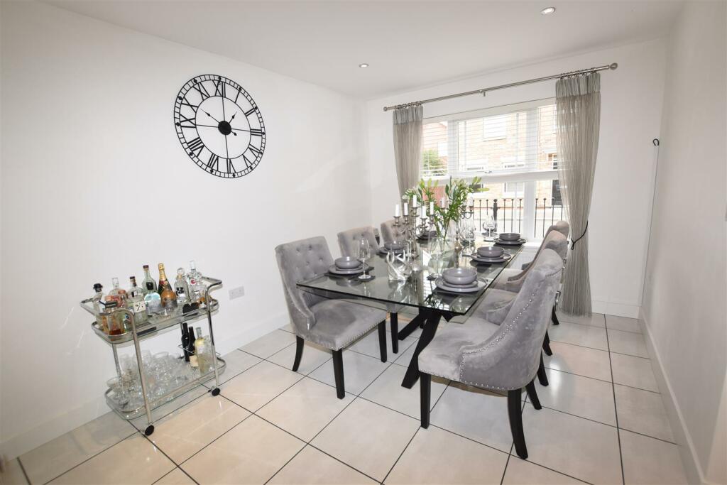 DINING AREA PHOTO
