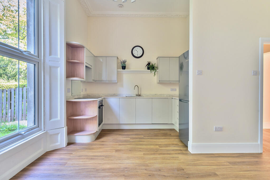 Living Room / Kitchen