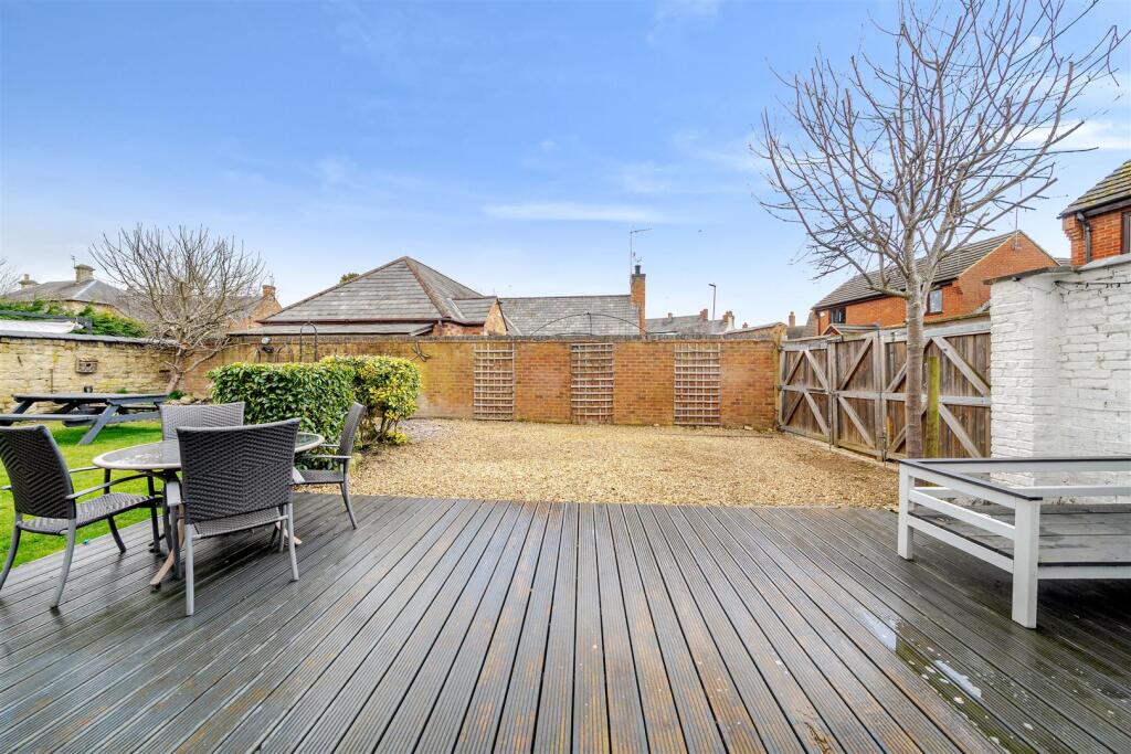 Rose Cottage, 15a Browns Yard, Towcester (15).JPG