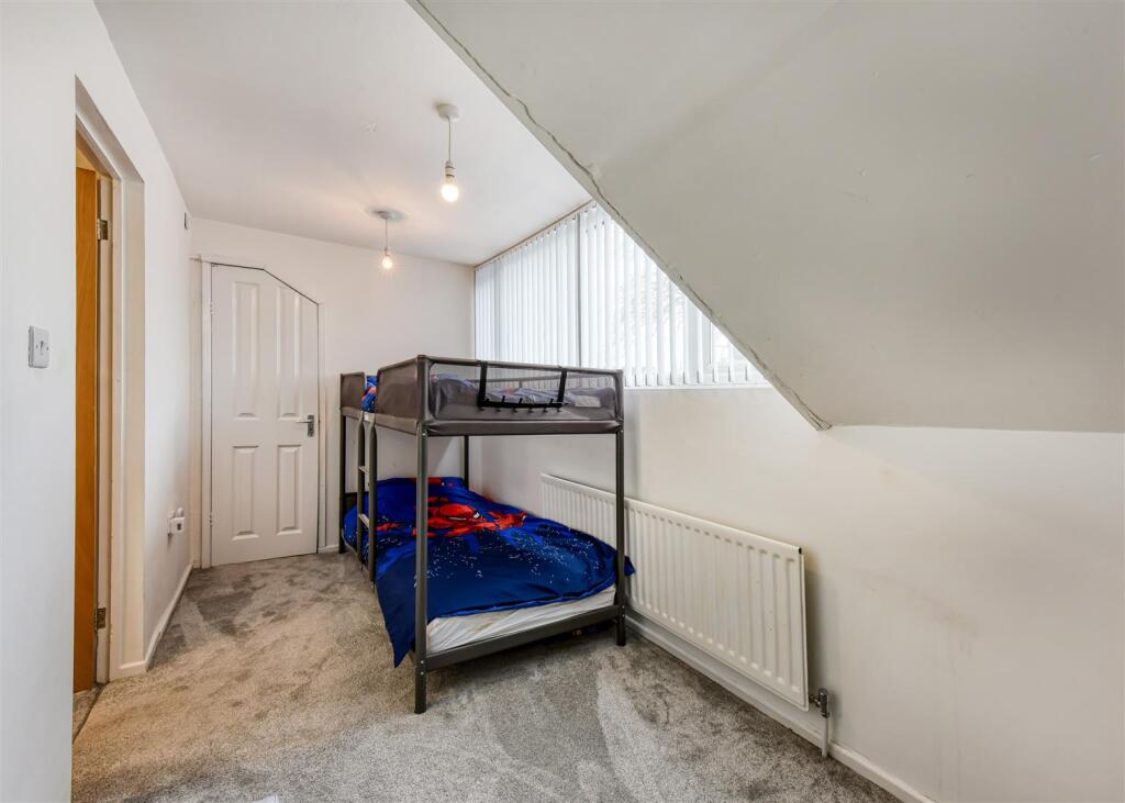 21 Walnut Drive-bed3b.jpg