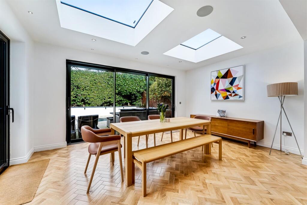 Live In Breakfast Kitchen