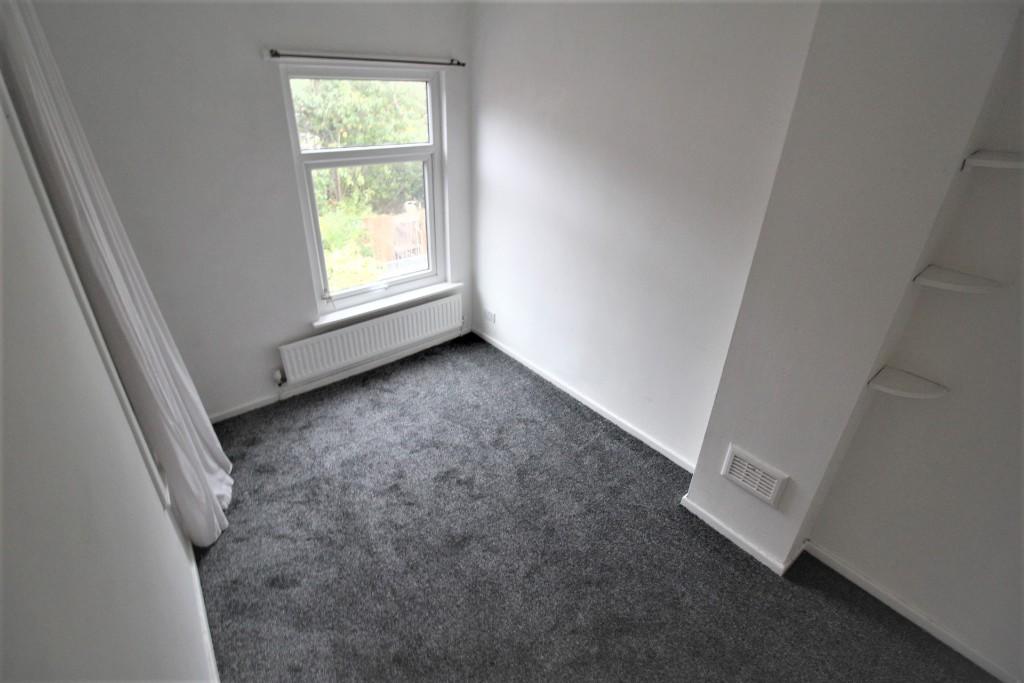 2nd Bedroom (b) 