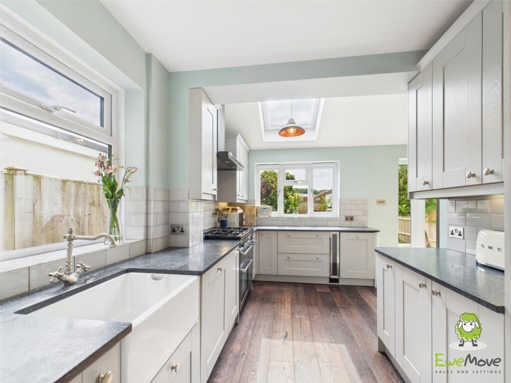 CAM03778G0-PR0235-STILL016