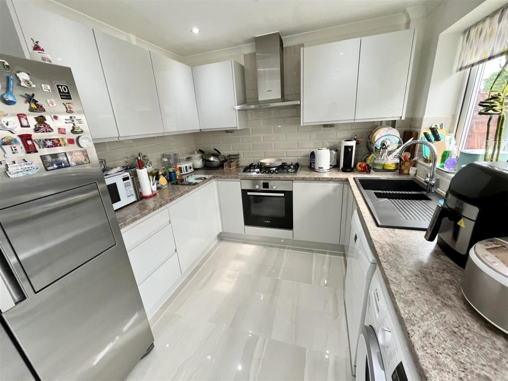Kitchen Aspect 2.jpg