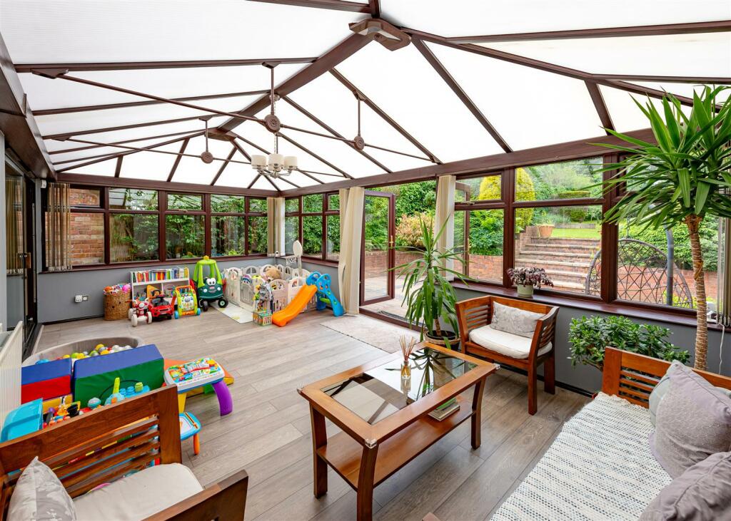The Squirrels, 27 Stourbridge Road-Conservatory2.j