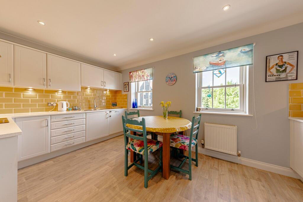 Kitchen/Dining Room (1)