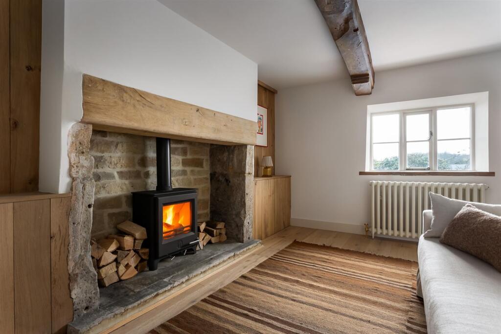 19 - Long Cottage - GL54 4AF - Web.jpg