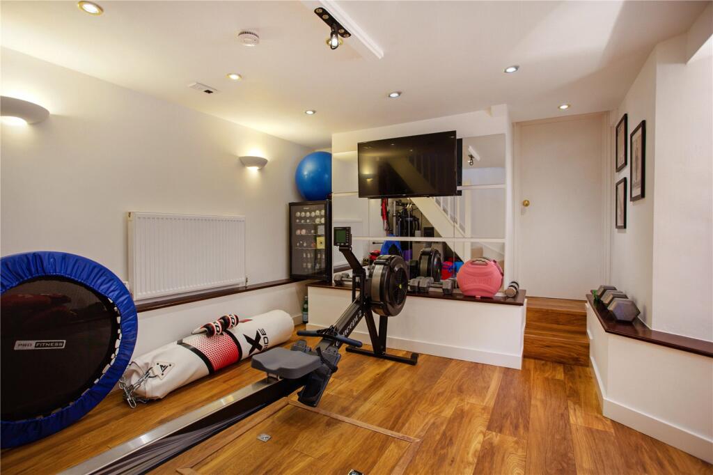 Gym/ Occasional Bed