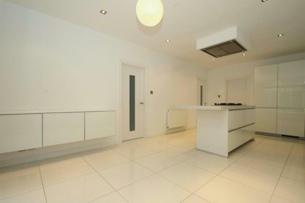 Breakfast Kitchen 2
