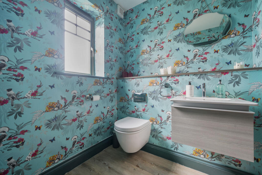 1305422-30-684729...