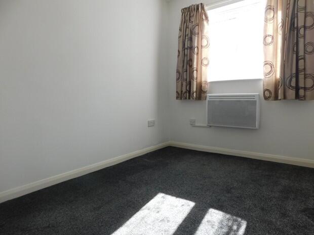 2 Gatcombe House Bedroom 2 (4)
