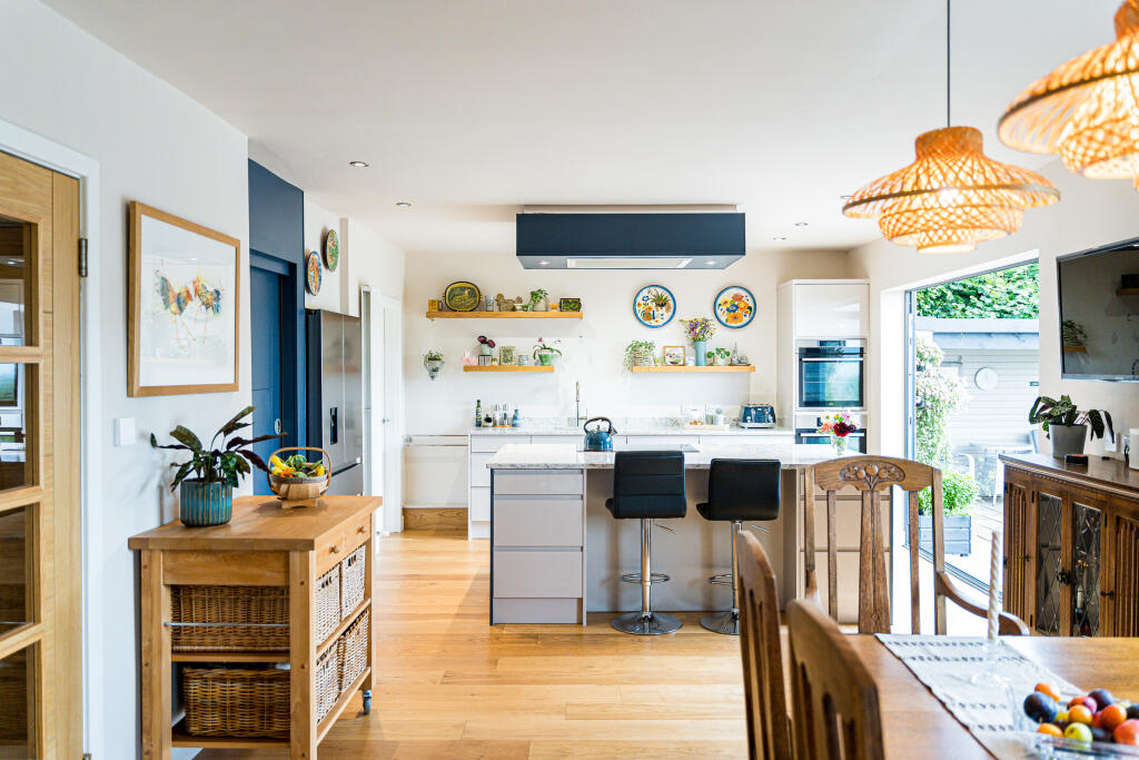 11-Kitchen
