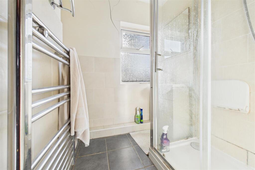 17 Pembroke Avenue, Shirehampton, Bristol BS11 9SJ