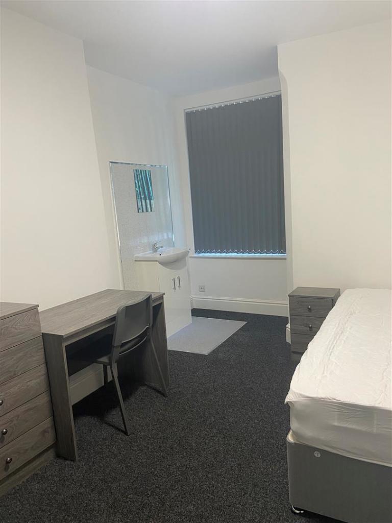 Bedroom 1.JPG