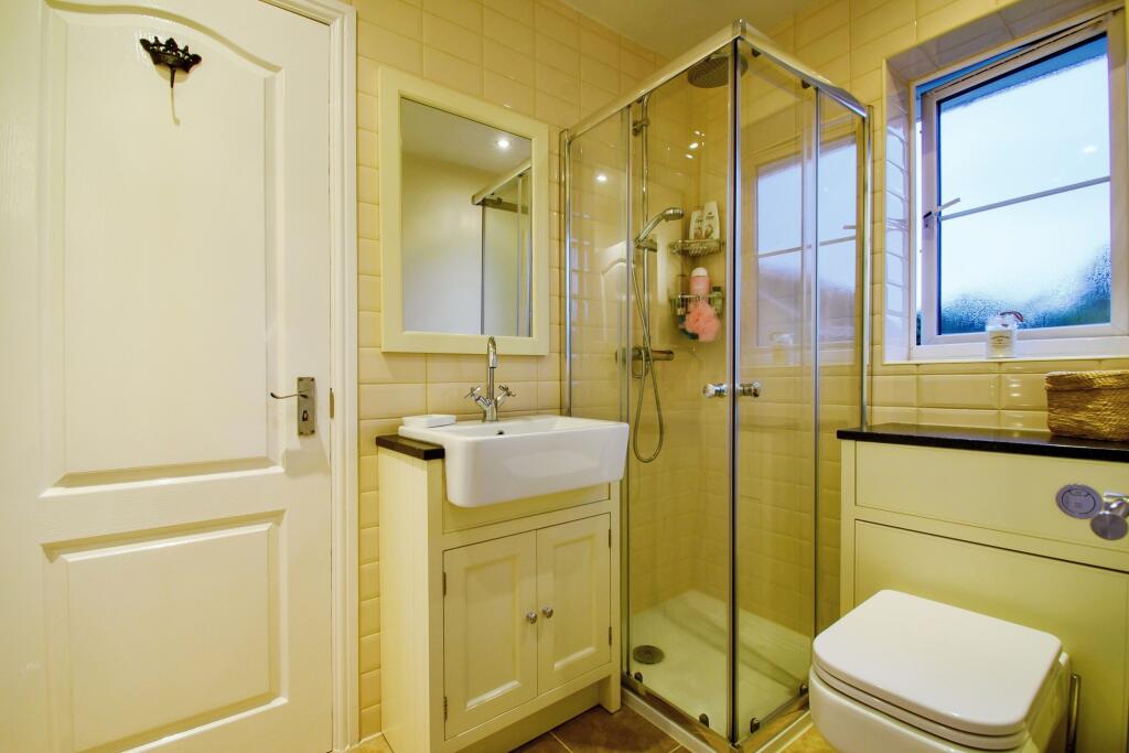 Jack &amp; Jill Bathroom