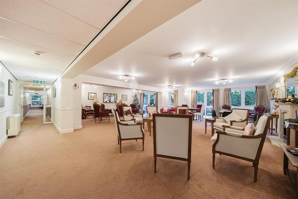 Owners Lounge.jpg