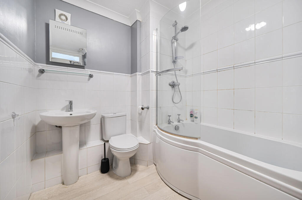 1394620-16-695bce...