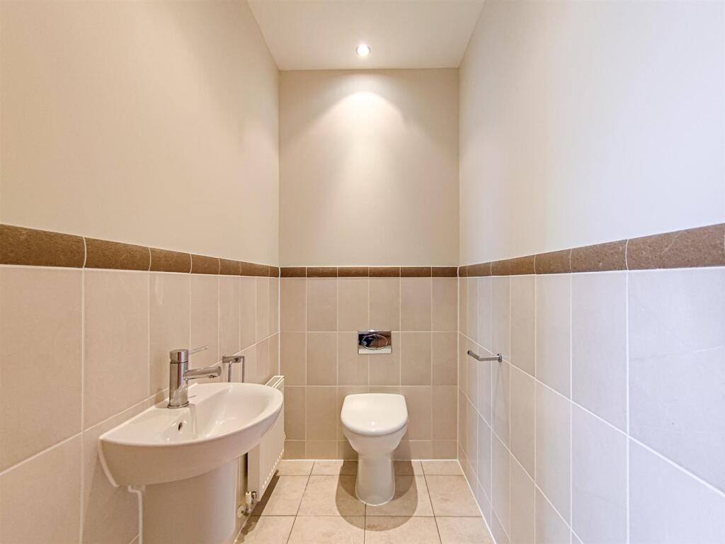 Cloakroom/WC