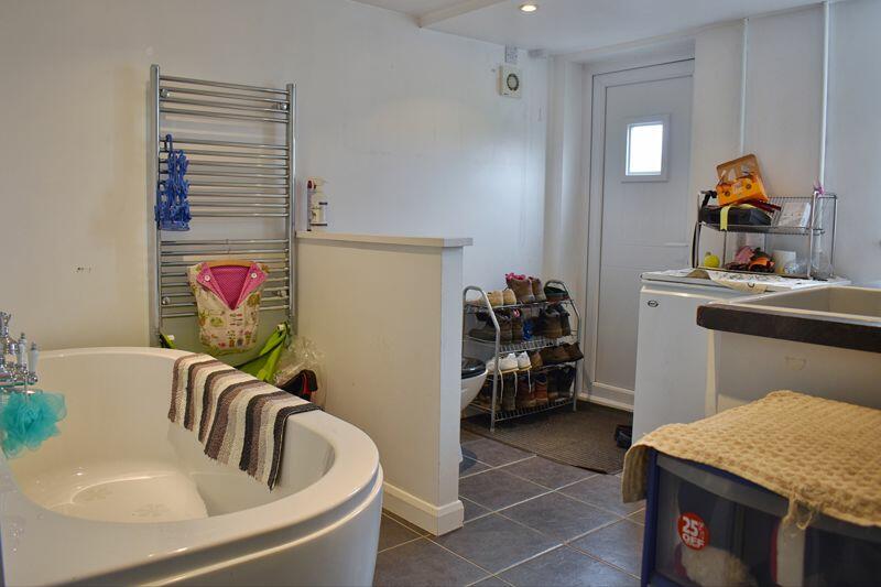 Bathroom/Utility