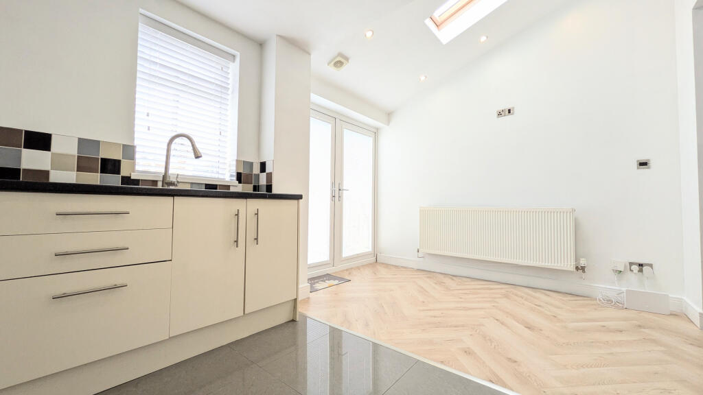 PXL_20250904_084858810.MP~2