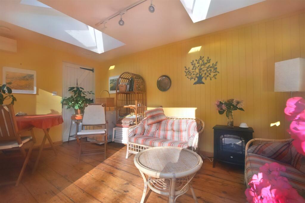 Summer House Internal