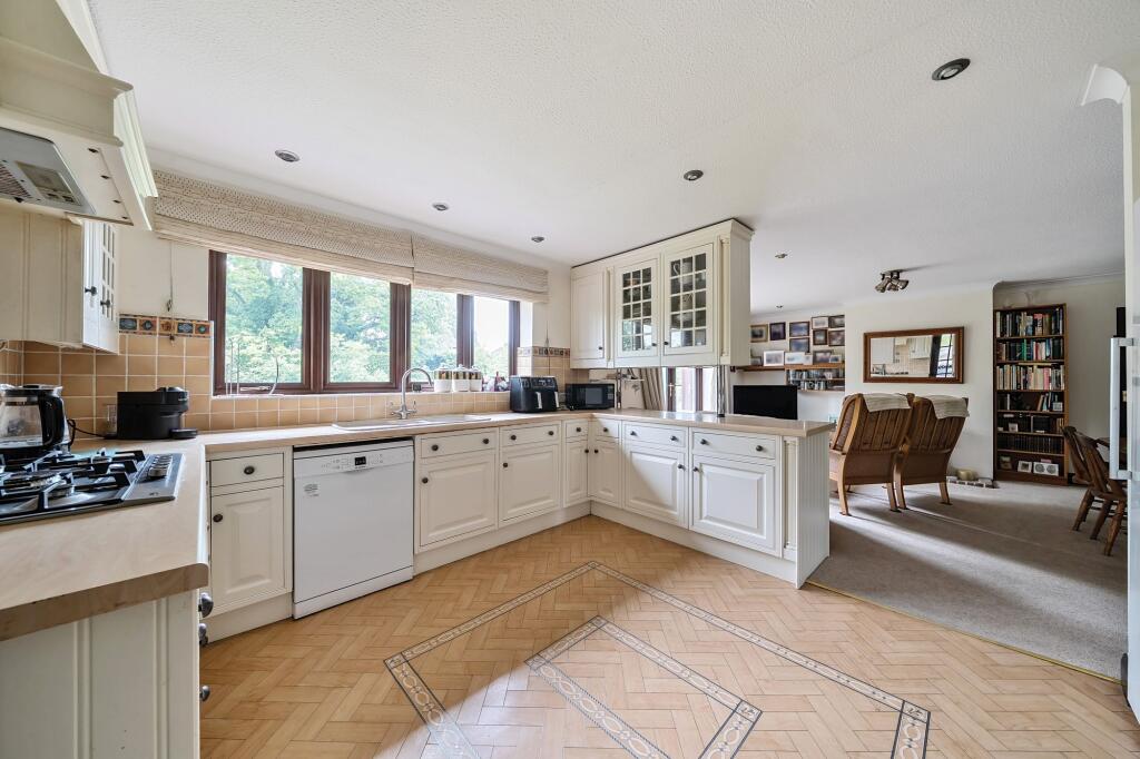 Kitchen / Breakfast Room