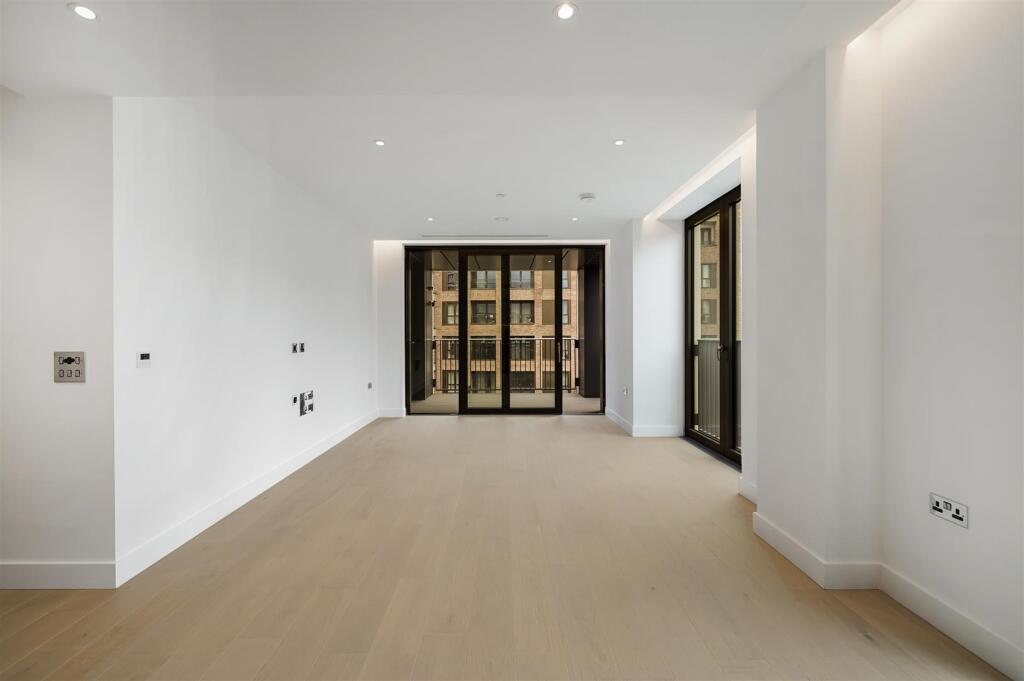 Flat 8, Emblem House - a8jQrzqJmOFMTheDmxHw.jpg