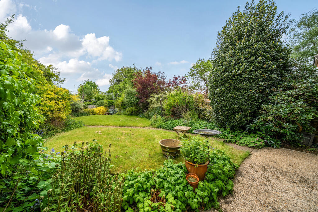 4-6819e58f5ca7f-1...