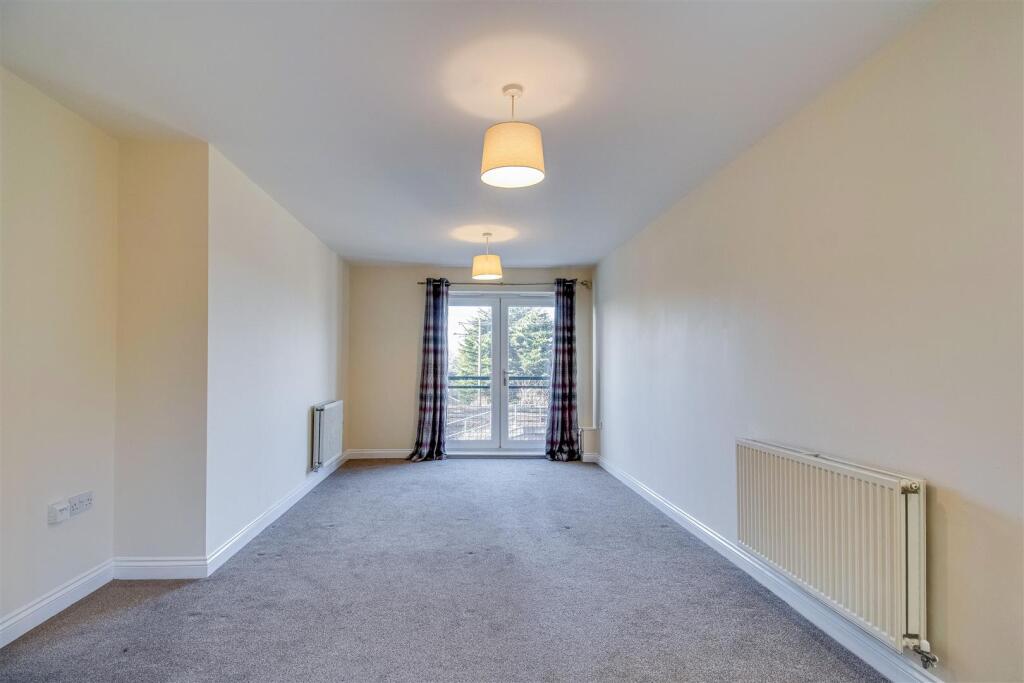 OPEN PLAN KITCHEN/LIVING/DINING AREA