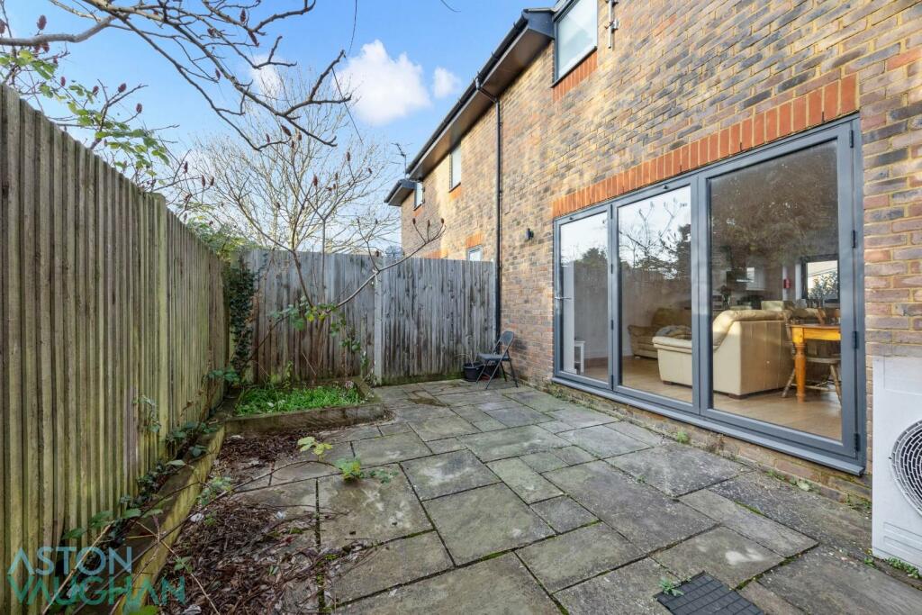 Woodbourne Avenue, 116-002(1).JPG