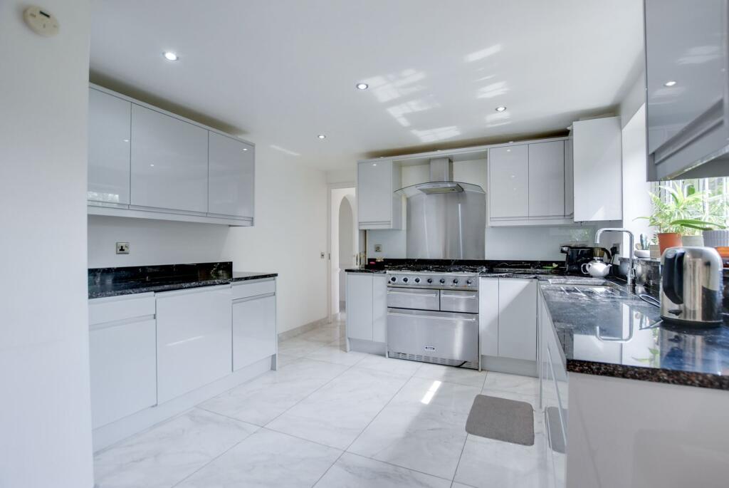 Open Plan Fitted Kitchen Dining Room