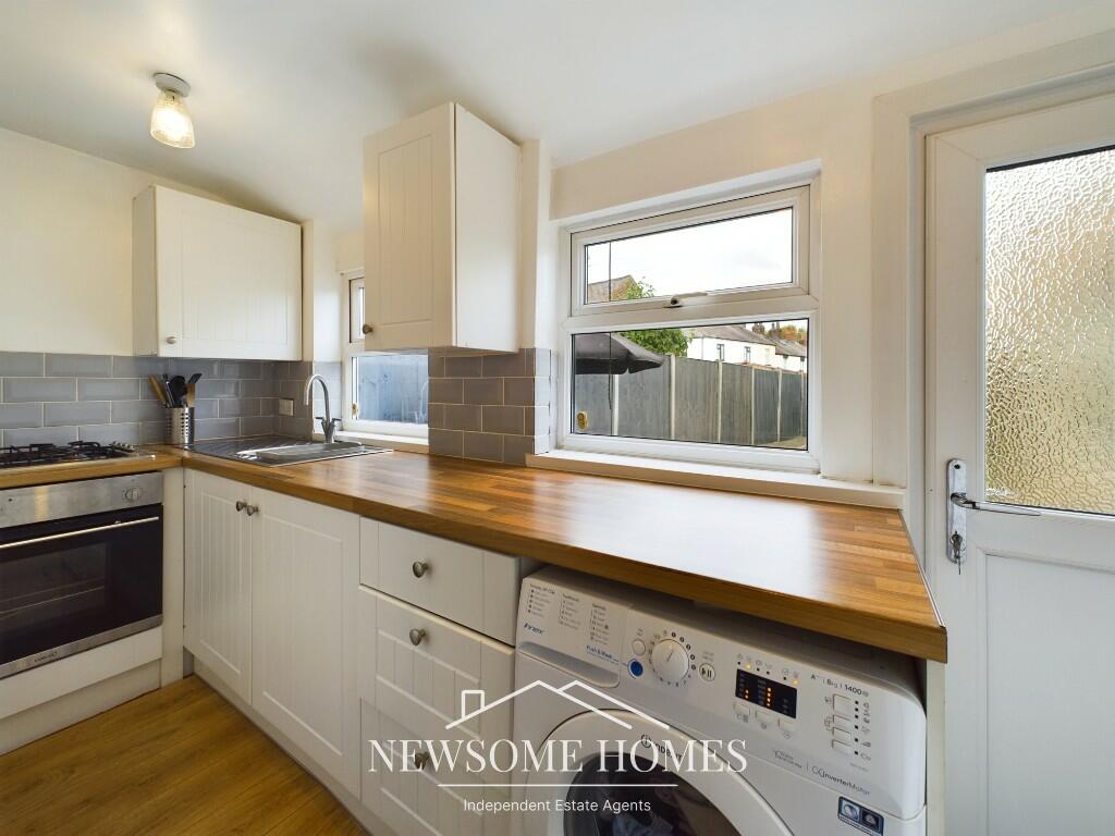 Kitchen/ Dining Area
