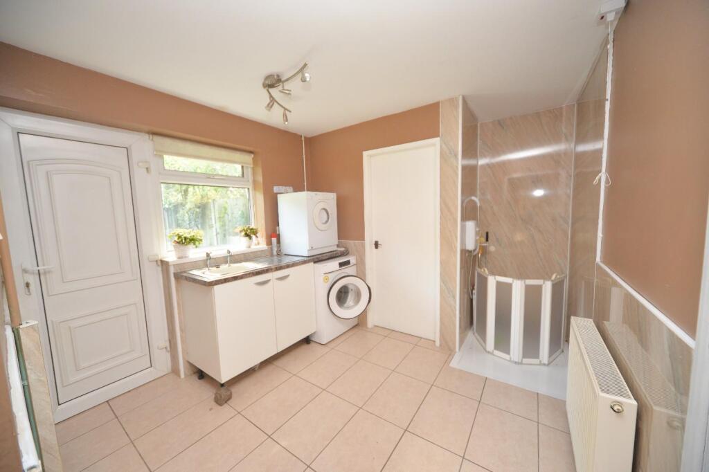 utility and shower.jpg