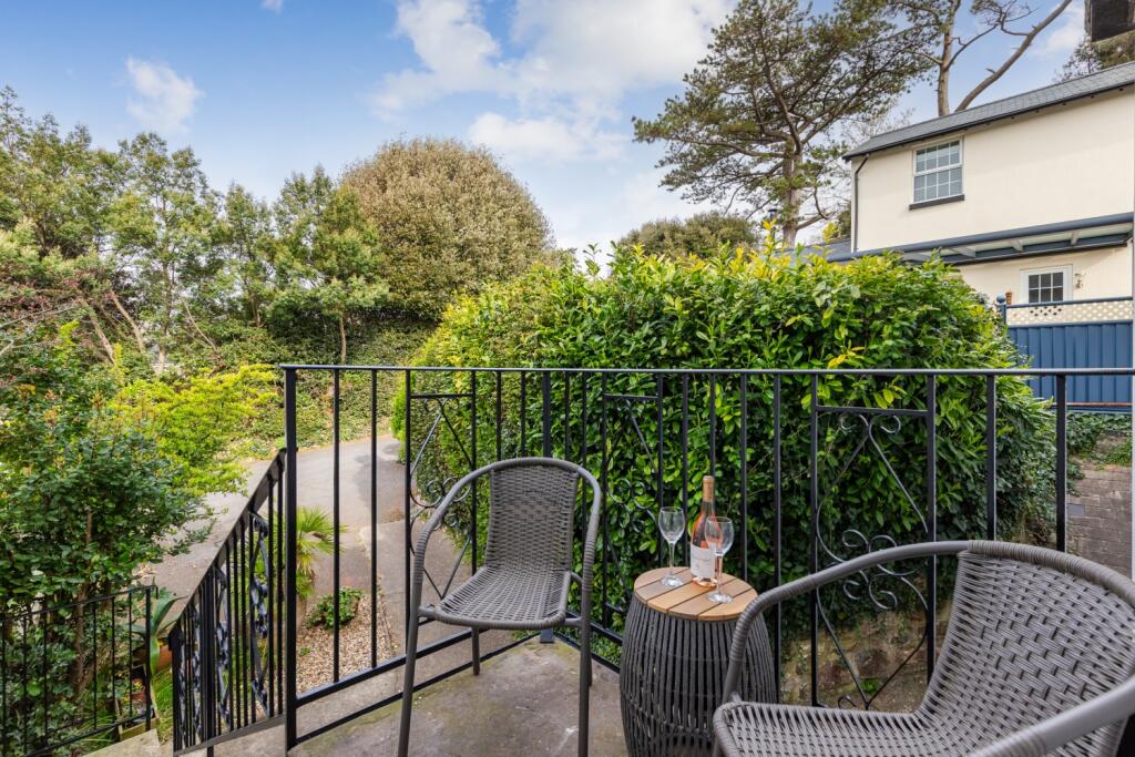 A05 - 3 Courtlands Torquay - 250414