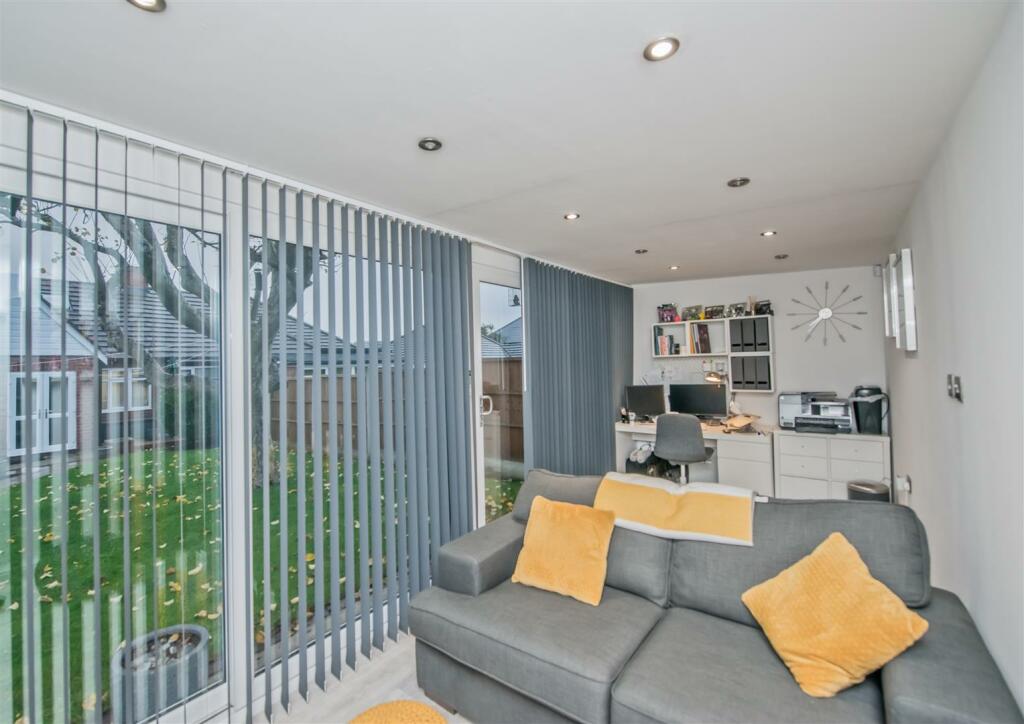 Garden Room / Home Office: