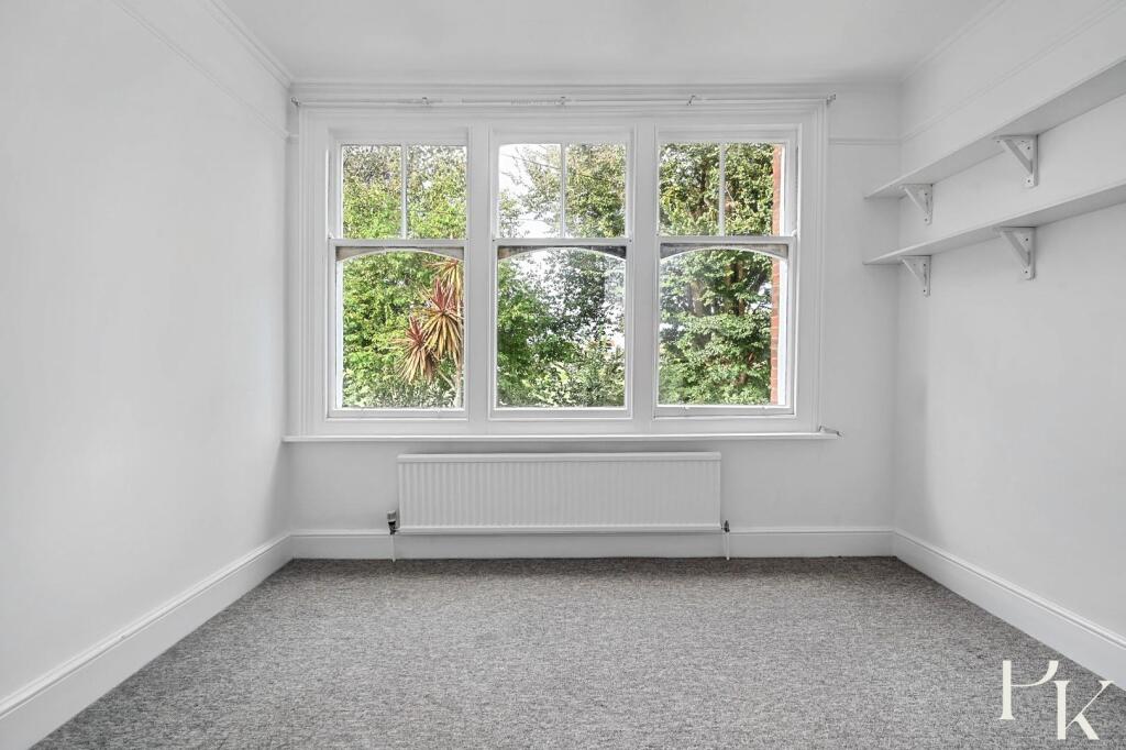 17 Marine Avenue BN3 (20).jpg