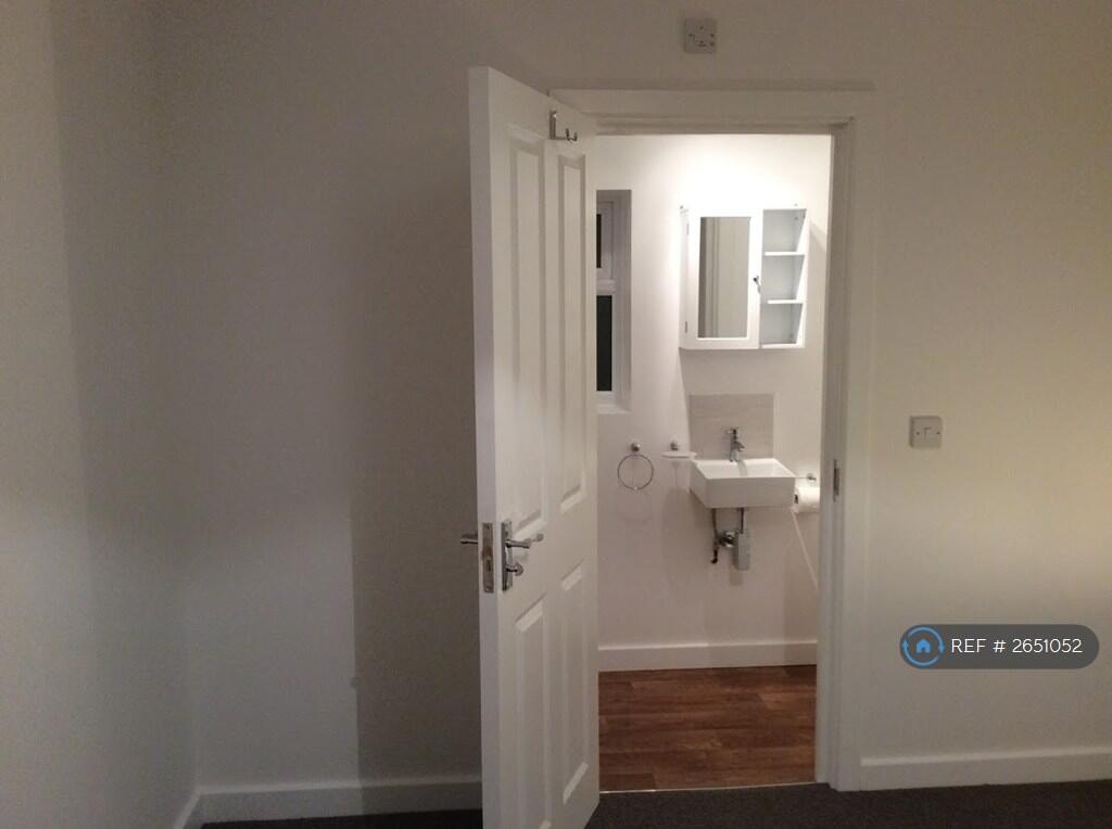 En-Suite Bathroom