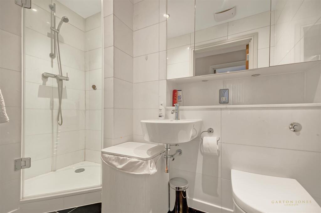 Shower Room.jpg