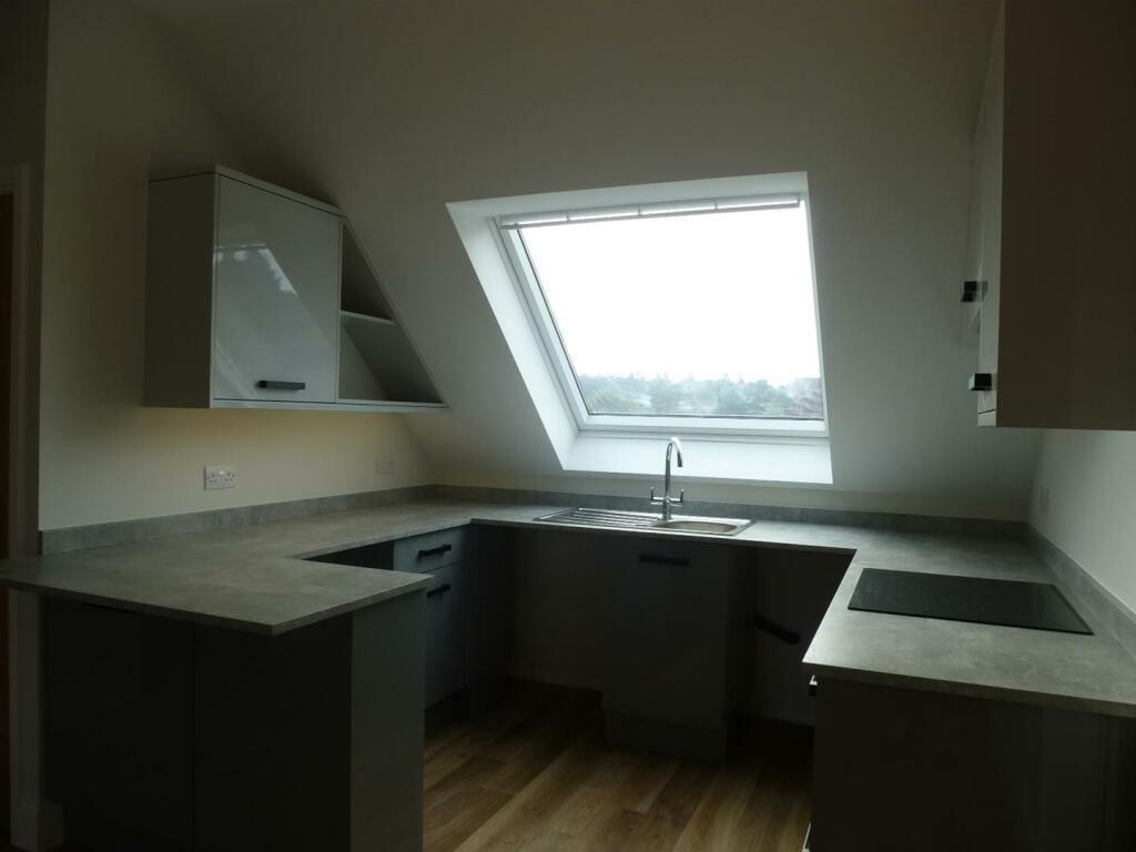 Kitchen - Flat F.JPG