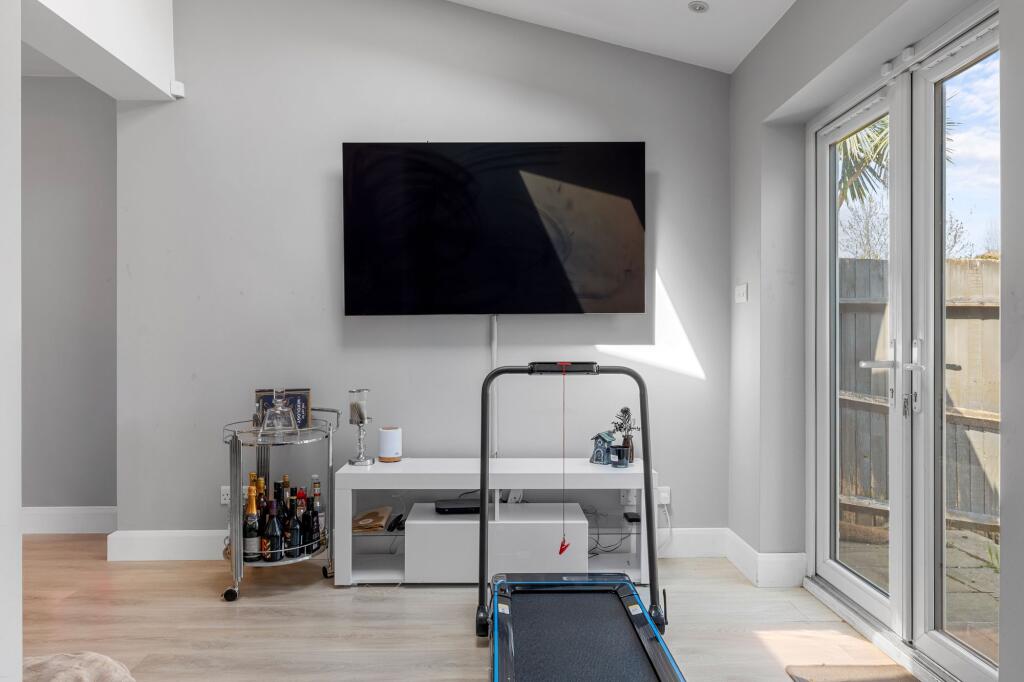 Rear Reception/Extension