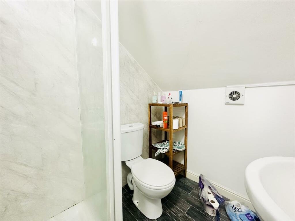 Bathroom 4