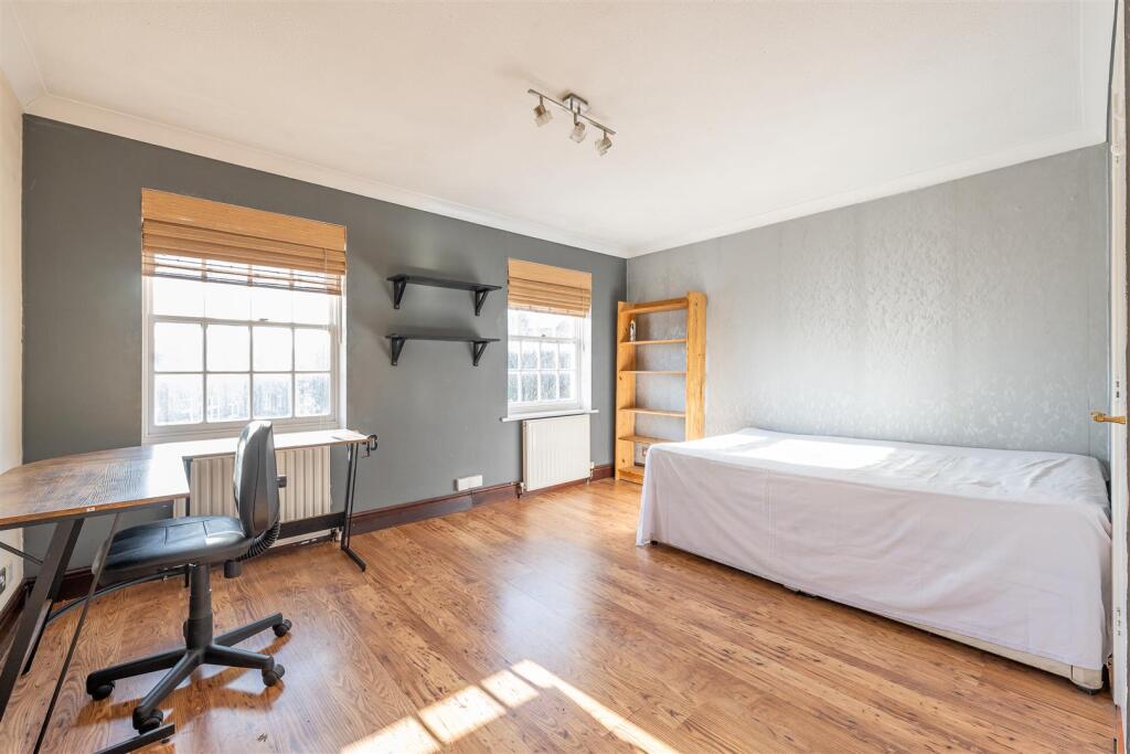 Handsworth Avenue, E4