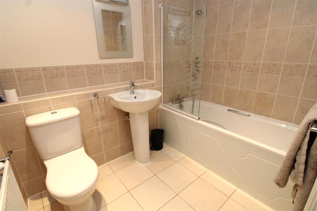 Bathroom.JPG