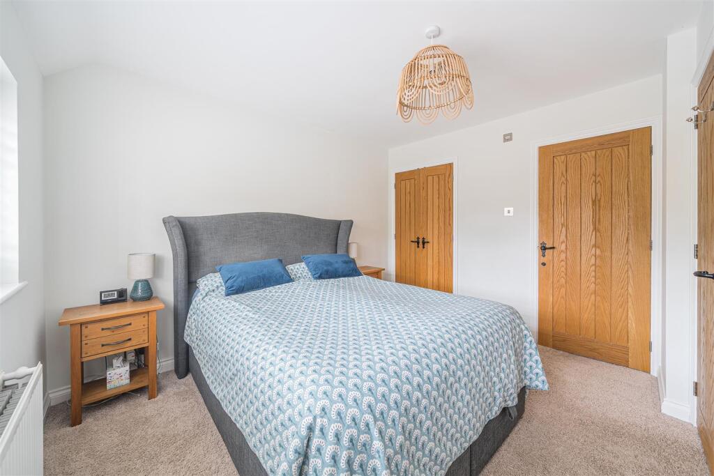 6 New Road, Greens Norton (22).jpg